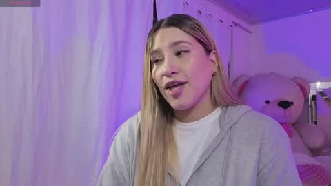 saaya_tay online show from 6, 4, 2026