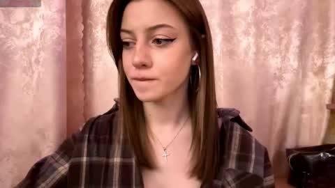 Snapshot of sabinakeeser chatting on 13, 12, 2025 Mika online show from 13, 12, 2025