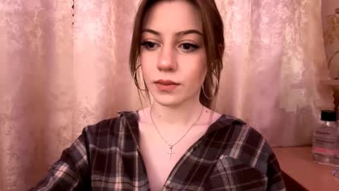 Snapshot of sabinakeeser chatting on 17, 12, 2025 Mika online show from 17, 12, 2025