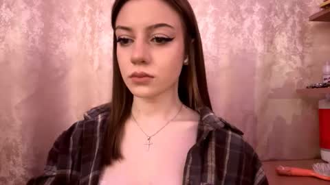 Snapshot of sabinakeeser chatting on 18, 12, 2025 Mika online show from 18, 12, 2025