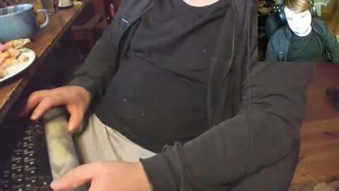 1141323  my Lord Mister Max   moms treasure online show from 14, 9, 2025