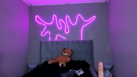 Snapshot of sabrina_bloom_ chatting on 10, 9, 2025 sabri online show from 10, 9, 2025