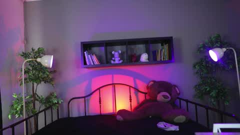 Snapshot of sabrina_bloom_ chatting on 5, 11, 2025 sabri online show from 5, 11, 2025