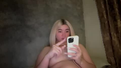 Snapshot of sabrina_miller4 chatting on 4, 12, 2024 Sabrina Miller  not into cheap  online show from 4, 12, 2024
