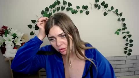 Snapshot of sabrina_sweetkiss_ chatting on 8, 10, 2025 Sabrina online show from 8, 10, 2025