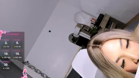 urHOT SABBY online show from 10, 3, 2026