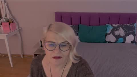 Sabrina MacMarren online show from 26, 1, 2025