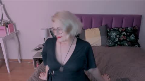 Sabrina MacMarren online show from 2, 2, 2025