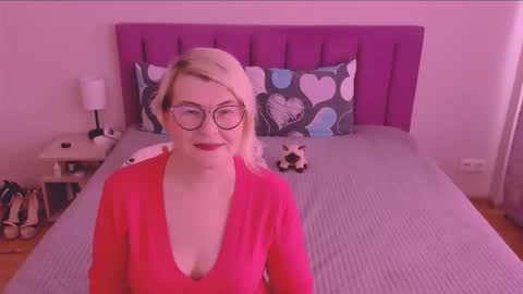 Sabrina MacMarren online show from 9, 9, 2025