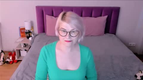 Sabrina MacMarren online show from 1, 12, 2025