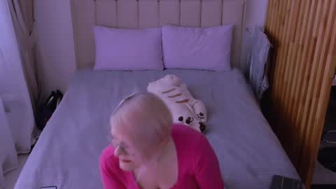 Sabrina MacMarren online show from 17, 3, 2026