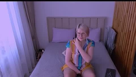 Sabrina MacMarren online show from 30, 3, 2026