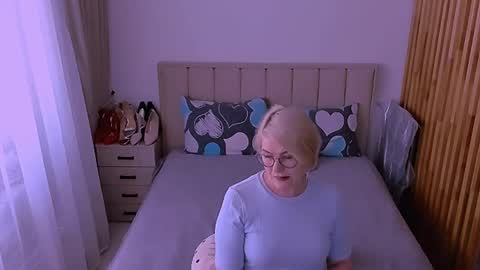 Sabrina MacMarren online show from 17, 5, 2026