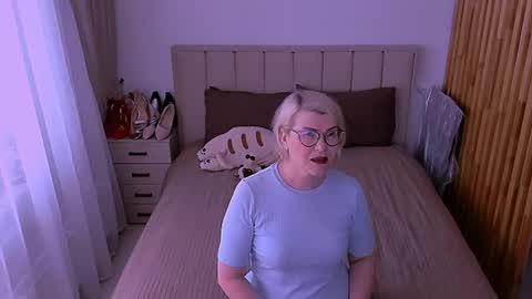 Sabrina MacMarren online show from 30, 5, 2026