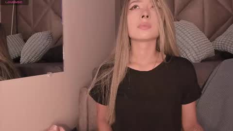 Snapshot of sabrinaspell_ chatting on 15, 9, 2025 S A B R I N A online show from 15, 9, 2025