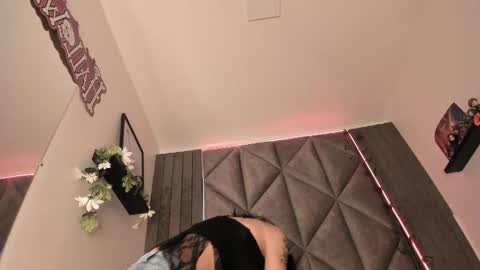 Snapshot of sabrinaspell_ chatting on 20, 10, 2025 S A B R I N A online show from 20, 10, 2025