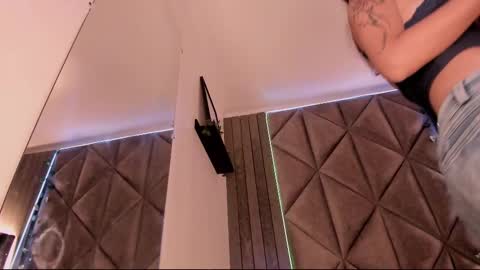 Snapshot of sabrinaspell_ chatting on 21, 11, 2025 S A B R I N A online show from 21, 11, 2025