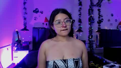 Snapshot of sabrinav_ chatting on 5, 12, 2025 Sabrina online show from 5, 12, 2025