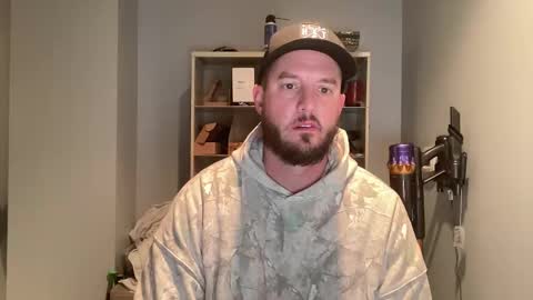 Snapshot of sacredroses chatting on 18, 12, 2025 sacredroses online show from 18, 12, 2025