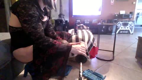 sadiacrossdresser online show from 24, 6, 2026