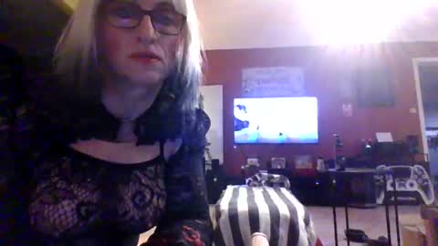 sadiacrossdresser online show from 28, 6, 2026