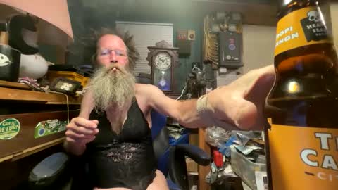 Snapshot of safety_fist chatting on 12, 1, 2025 safety_fist online show from 12, 1, 2025