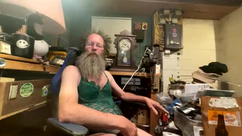 Snapshot of safety_fist chatting on 12, 1, 2025 safety_fist online show from 12, 1, 2025