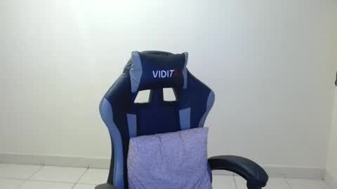 Sahaliefox  online show from 2, 12, 2025