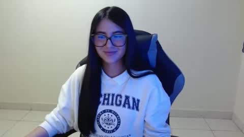 Sahaliefox  online show from 3, 12, 2025