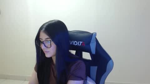 Sahaliefox  online show from 17, 12, 2025