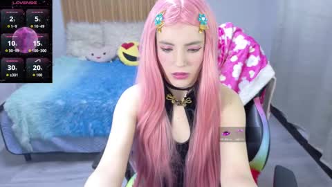 Snapshot of sailor_moon07 chatting on 28, 9, 2025 sailor online show from 28, 9, 2025