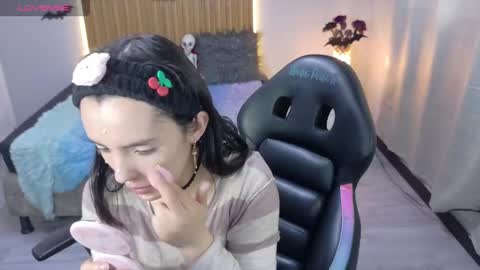 Snapshot of sailor_moon07 chatting on 14, 10, 2025 sailor online show from 14, 10, 2025