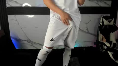 Snapshot of saimonvela chatting on 25, 10, 2025 Juan online show from 25, 10, 2025