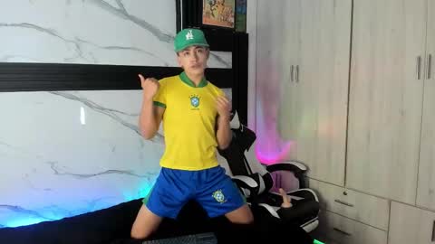 Snapshot of saimonvela chatting on 5, 11, 2025 Juan online show from 5, 11, 2025