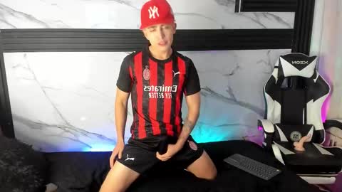 Snapshot of saimonvela chatting on 7, 11, 2025 Juan online show from 7, 11, 2025