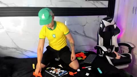 Snapshot of saimonvela chatting on 12, 11, 2025 Juan online show from 12, 11, 2025