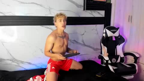 Snapshot of saimonvela chatting on 13, 11, 2025 Juan online show from 13, 11, 2025