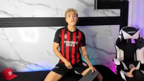 Snapshot of saimonvela chatting on 24, 11, 2025 Juan online show from 24, 11, 2025