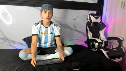 Snapshot of saimonvela chatting on 27, 11, 2025 Juan online show from 27, 11, 2025