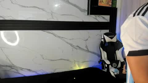 Snapshot of saimonvela chatting on 28, 11, 2025 Juan online show from 28, 11, 2025