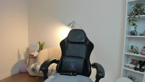 Snapshot of sakura_harper chatting on 11, 4, 2026 Sakura Harper online show from 11, 4, 2026
