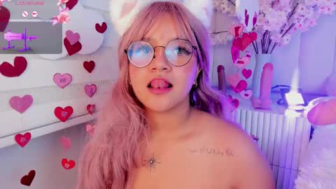 Snapshot of sally_white_ chatting on 14, 2, 2025 Sally White online show from 14, 2, 2025