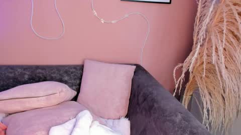 Snapshot of sally_white_ chatting on 12, 3, 2025 Sally White online show from 12, 3, 2025