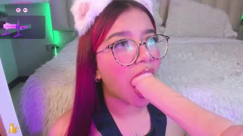 Snapshot of sally_white_ chatting on 3, 10, 2025 Sally White online show from 3, 10, 2025