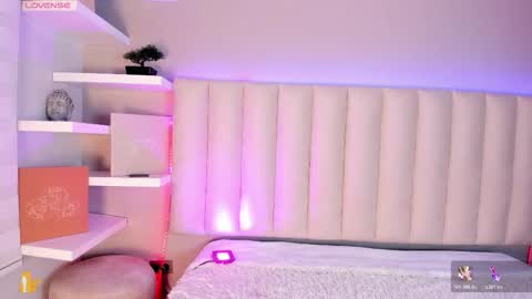 Snapshot of sally_white_ chatting on 20, 11, 2025 Sally White online show from 20, 11, 2025