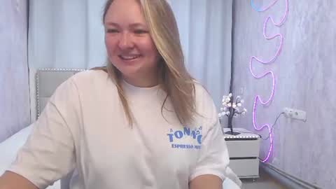 Snapshot of sallyverda chatting on 11, 7, 2026 Sally online show from 11, 7, 2026
