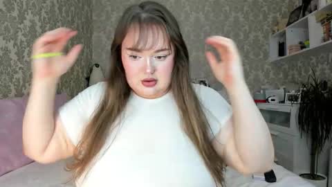 Snapshot of salma_queen chatting on 12, 10, 2025 SalmaRoth online show from 12, 10, 2025