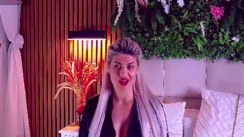 Snapshot of salmaroze chatting on 15, 6, 2026 SalmaRoze online show from 15, 6, 2026