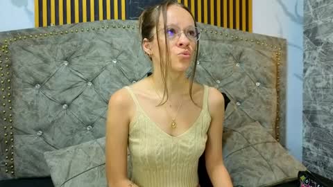 salome_cruxx online show from 7, 4, 2026