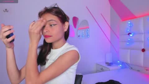 Snapshot of salome_rouse chatting on 5, 1, 2025 Salome Rose online show from 5, 1, 2025